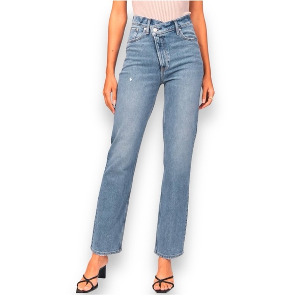 Abercrombie & Fitch Cross Waist Ultra High Rise 90s Straight Jean 10 Short NWT - Picture 1 of 13